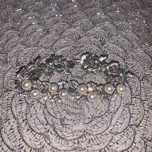 David’s Bridal Bracelet in Silver and Pearl